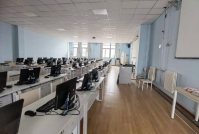 信息工程学院校内实训基地 软件技术服务的实践高地