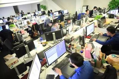 软件技术服务行业薪酬跃居榜首 数字经济浪潮下的新引擎